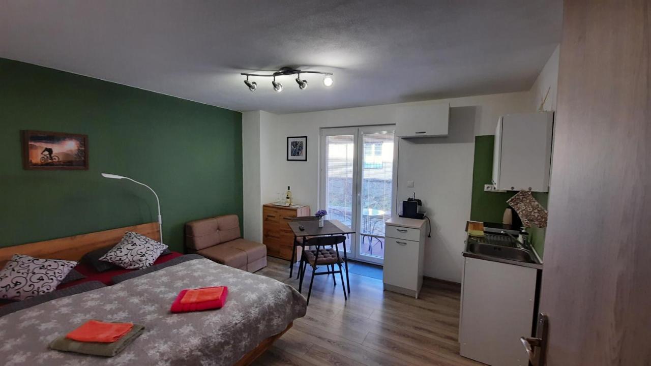Bike Apartments 1 Hodruša エクステリア 写真